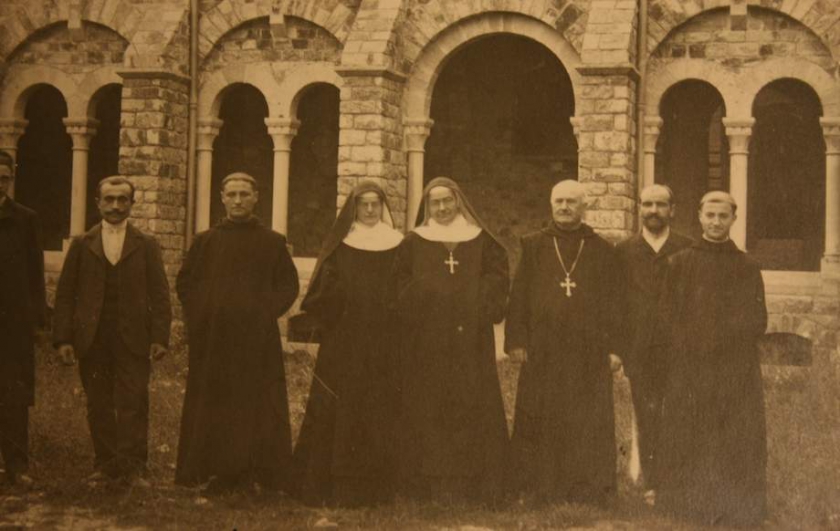 1904 : construction du cloître à Sainte-Scholastique